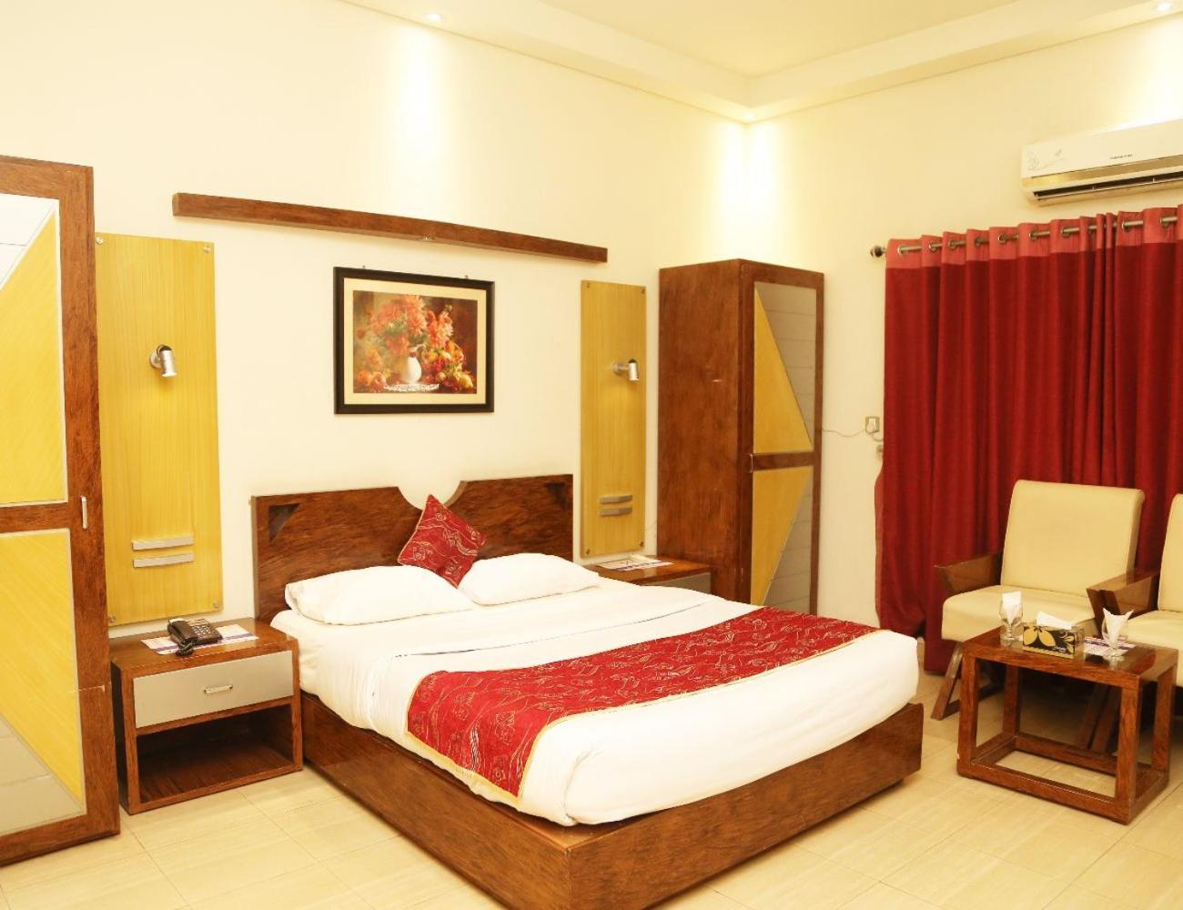 Hotel The Grand Regency Bahawalpur Zewnętrze zdjęcie