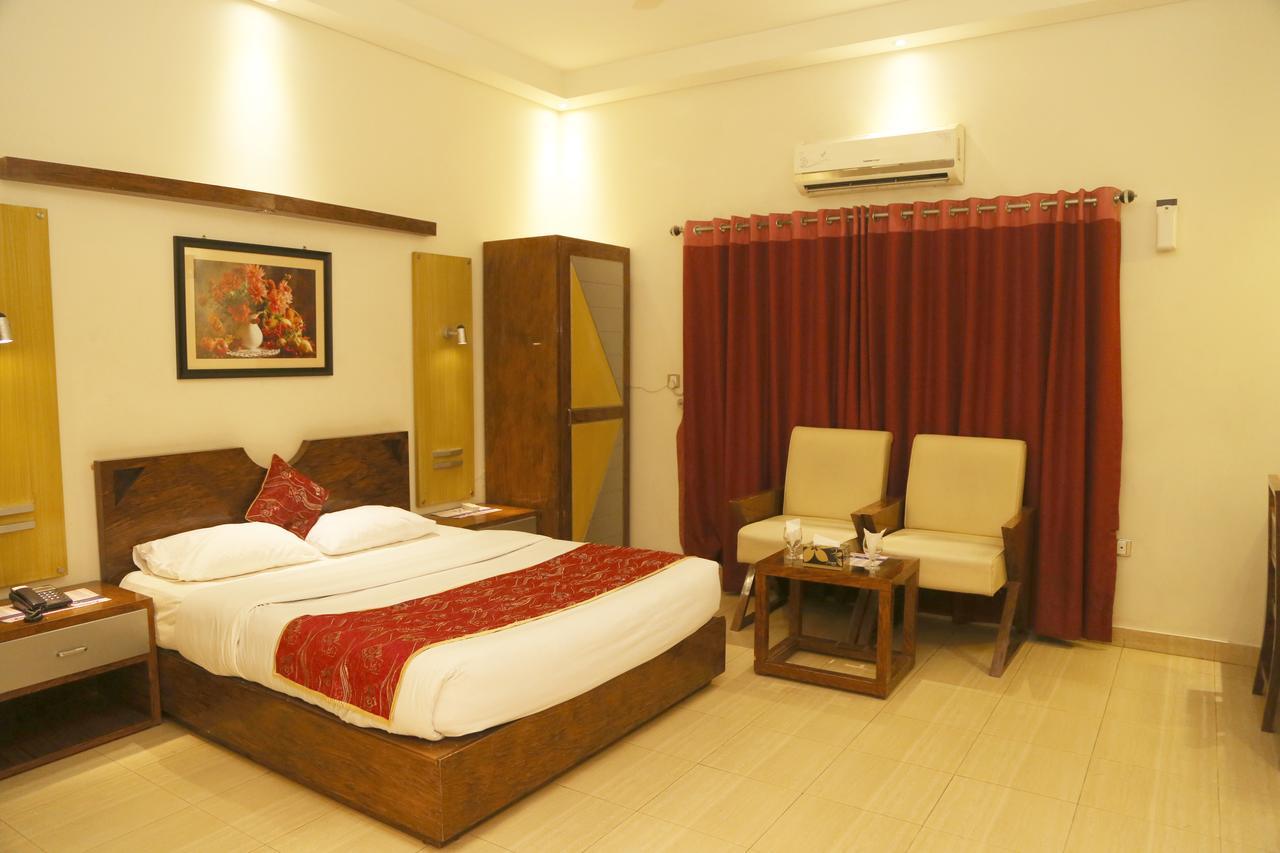Hotel The Grand Regency Bahawalpur Zewnętrze zdjęcie