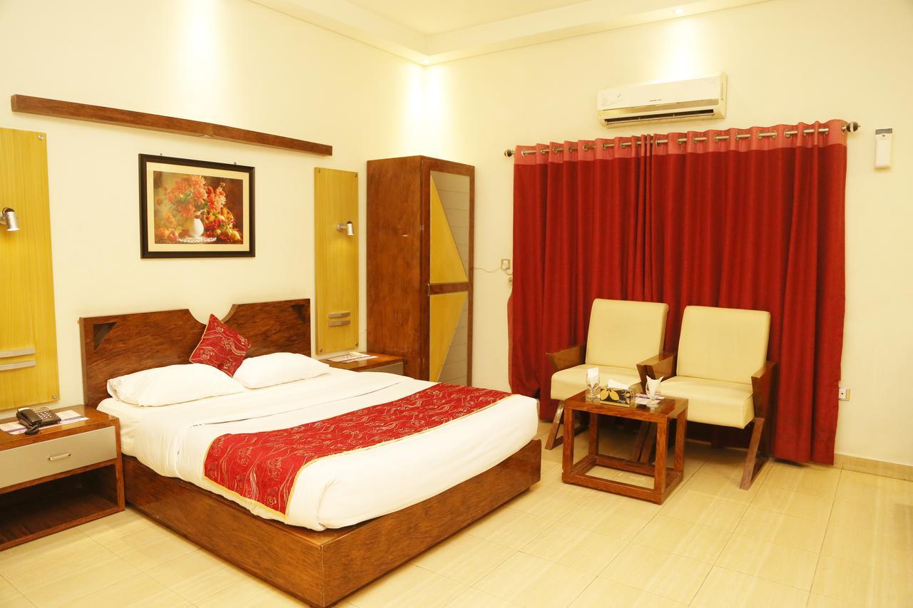 Hotel The Grand Regency Bahawalpur Zewnętrze zdjęcie